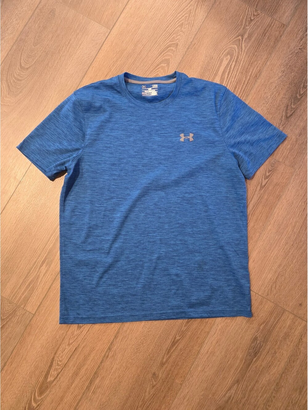 Mens UA shirt